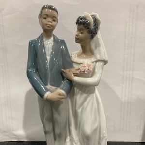 LLADRÓ I Do. Porcelain African American Bride and Groom (Wedding)